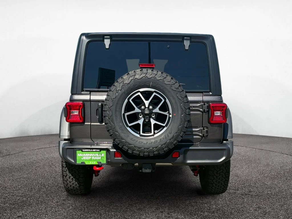 New 2026 Granite Crystal Metallic Clear-Coat Exterior Paint Jeep Rubicon image 4