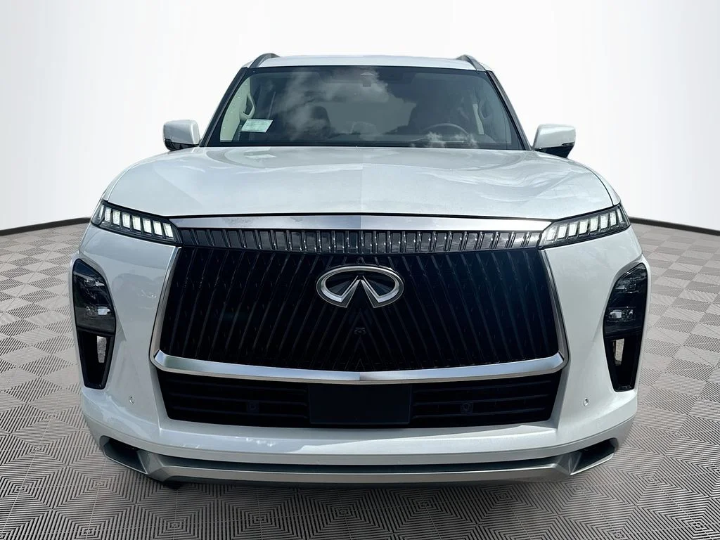 New 2027 RADIANT WHITE INFINITI Luxe 4WD image 2
