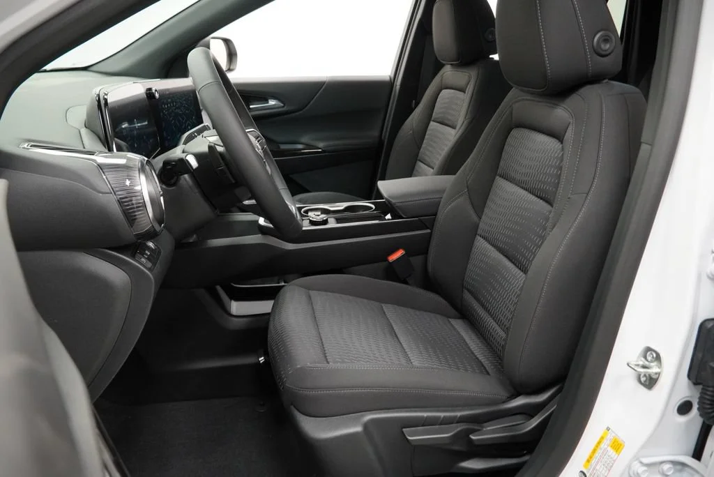 New 2027 Summit White Chevrolet LT image 7