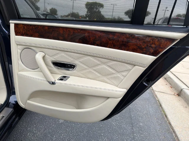 Used 2014 Blue Bentley W12 image 16