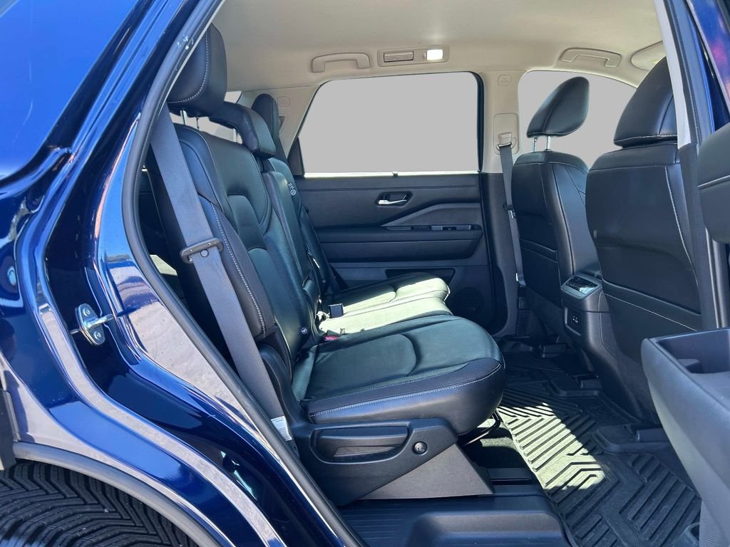 Used 2022 Blue Nissan SL image 16