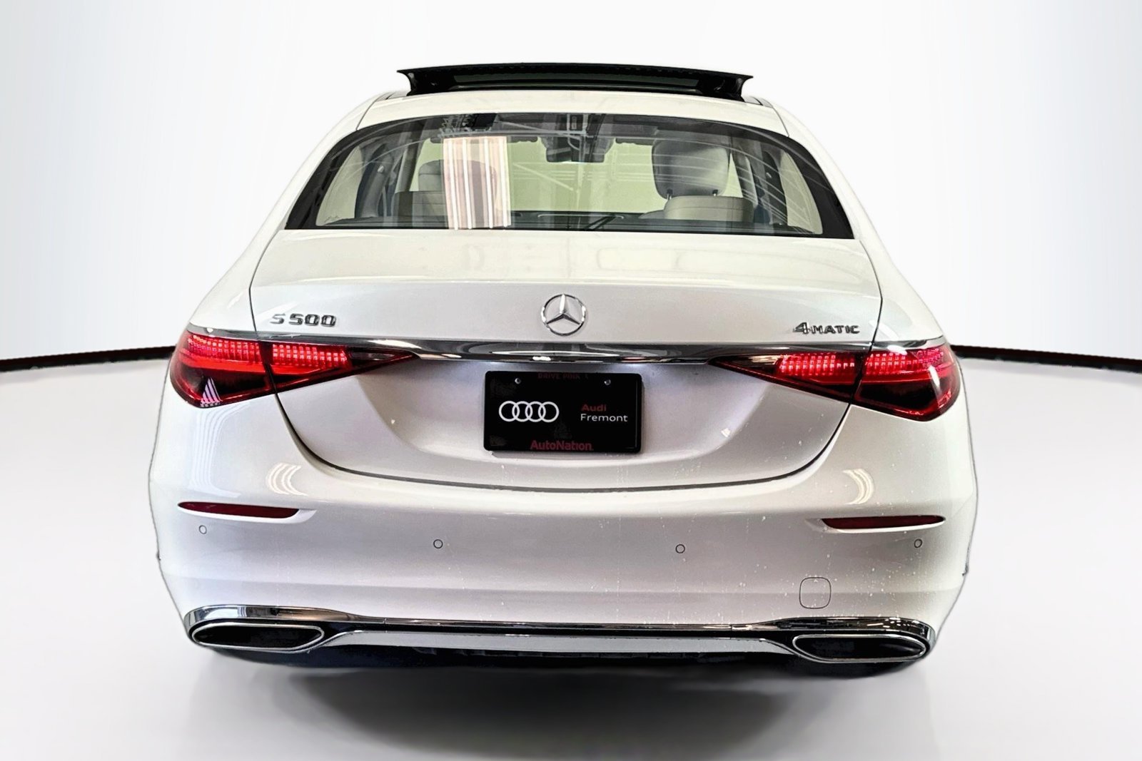 Used 2023 Manufaktur Diamond White Mercedes-Benz S 500 image 6