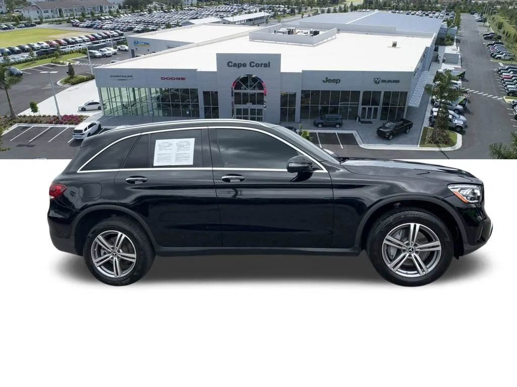 Used 2022 Black Mercedes-Benz GLC 300 image 3
