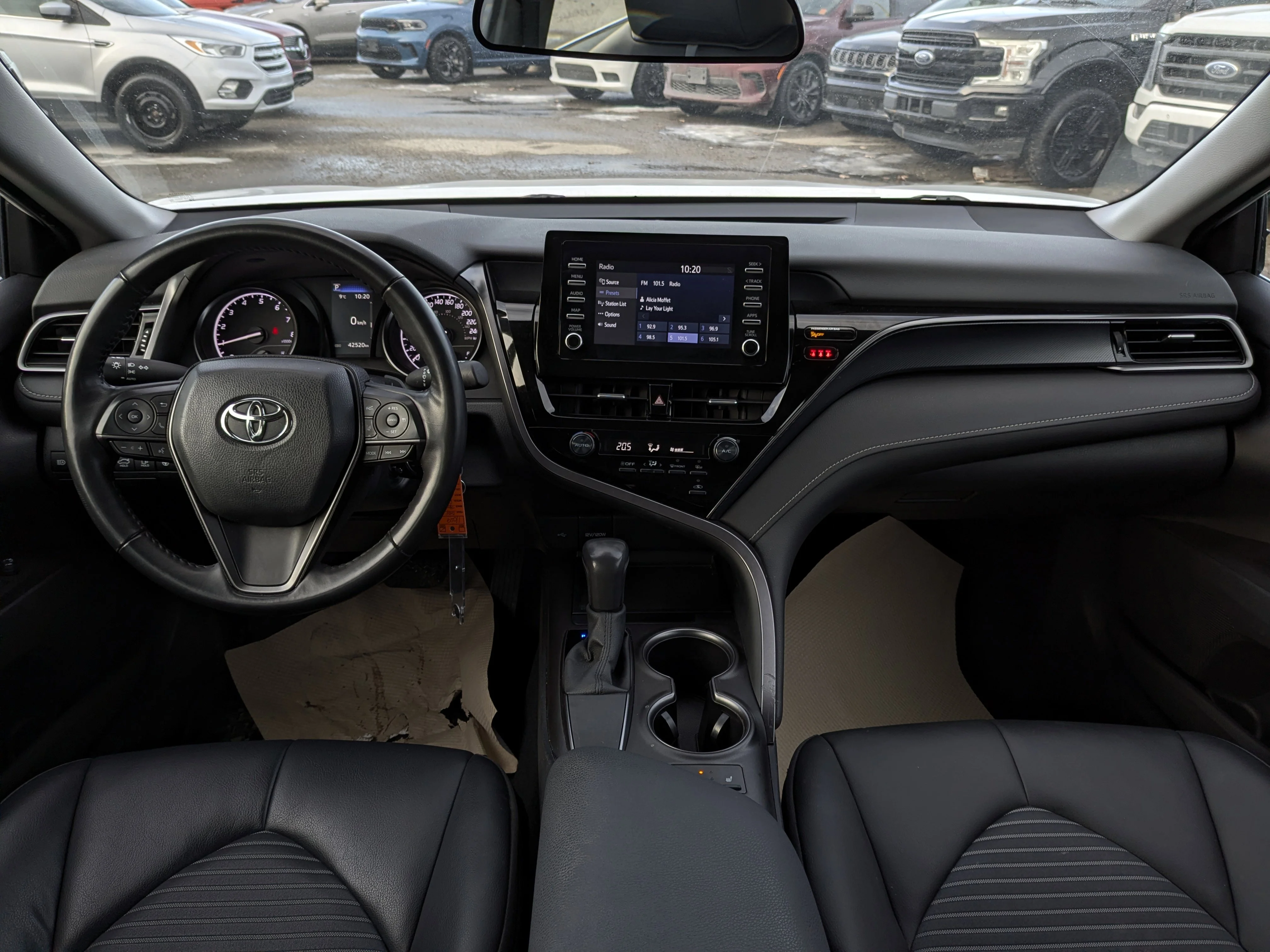 Used 2024 White Toyota SE - Toyota Safety Sense - Heated Seats & More image 29