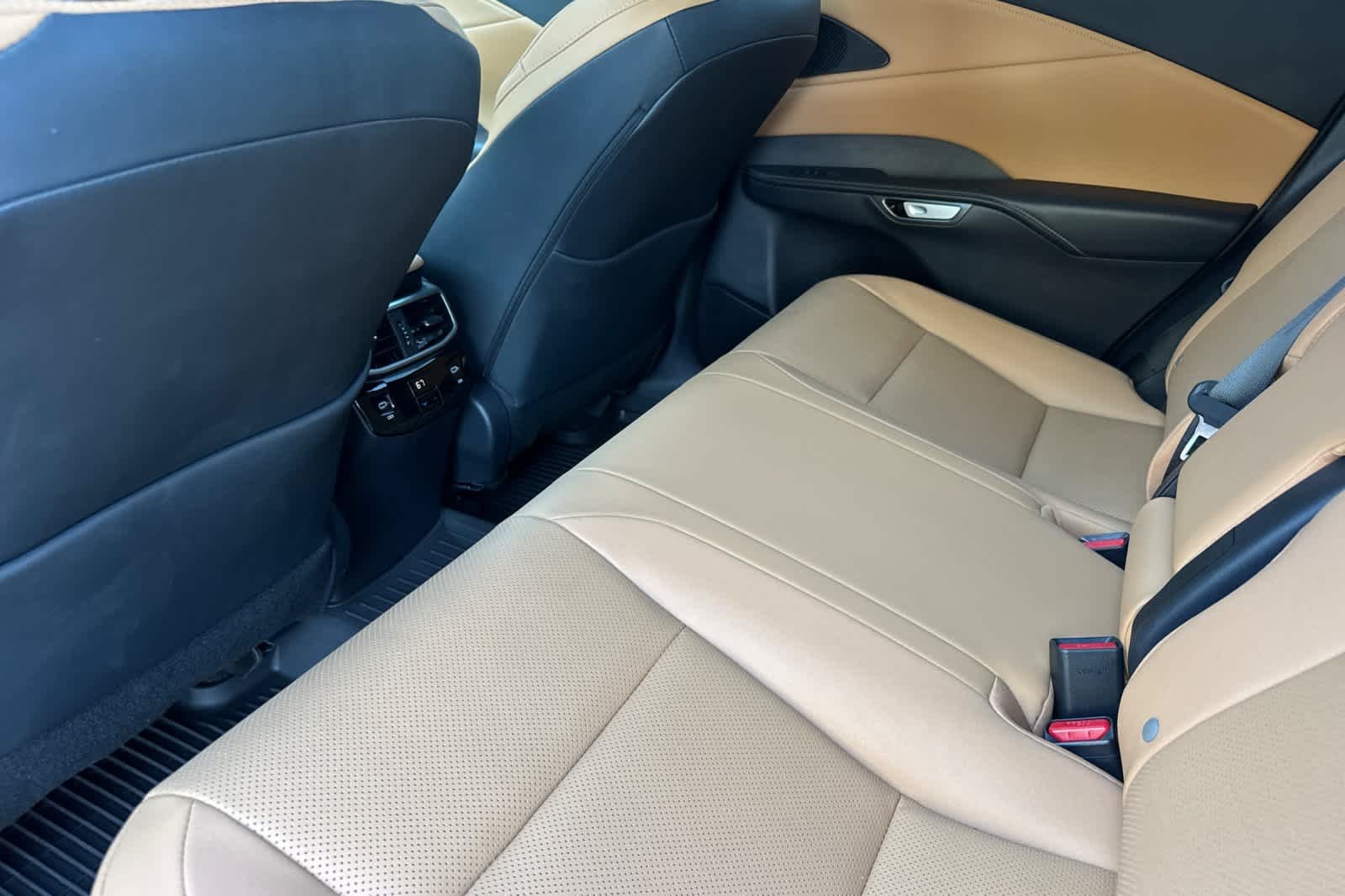 Certified Used 2026 Iridium Lexus Premium image 4