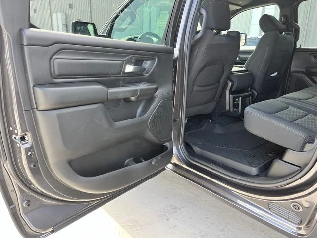 New 2026 Granite Crystal Metallic Clear-Coat Exterior Paint RAM Warlock image 17