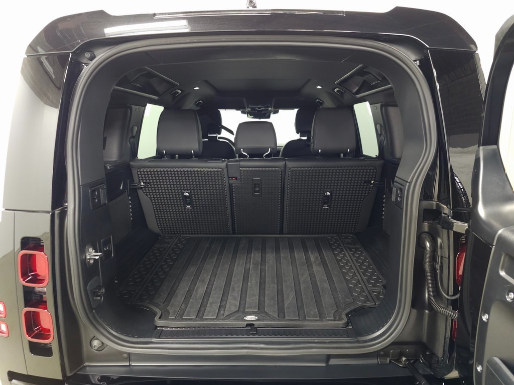2025 LAND ROVER DEFENDER - Image 5