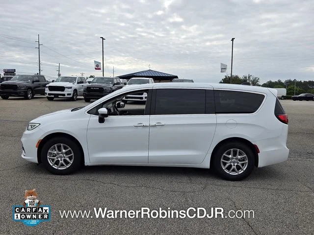Used 2023 White Chrysler Touring L image 4