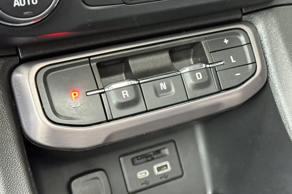 2022 GMC Acadia AT4 - Photo 23