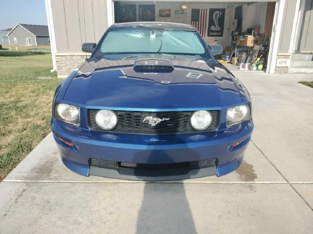 Used 2007 Blue Ford GT Premium image 3