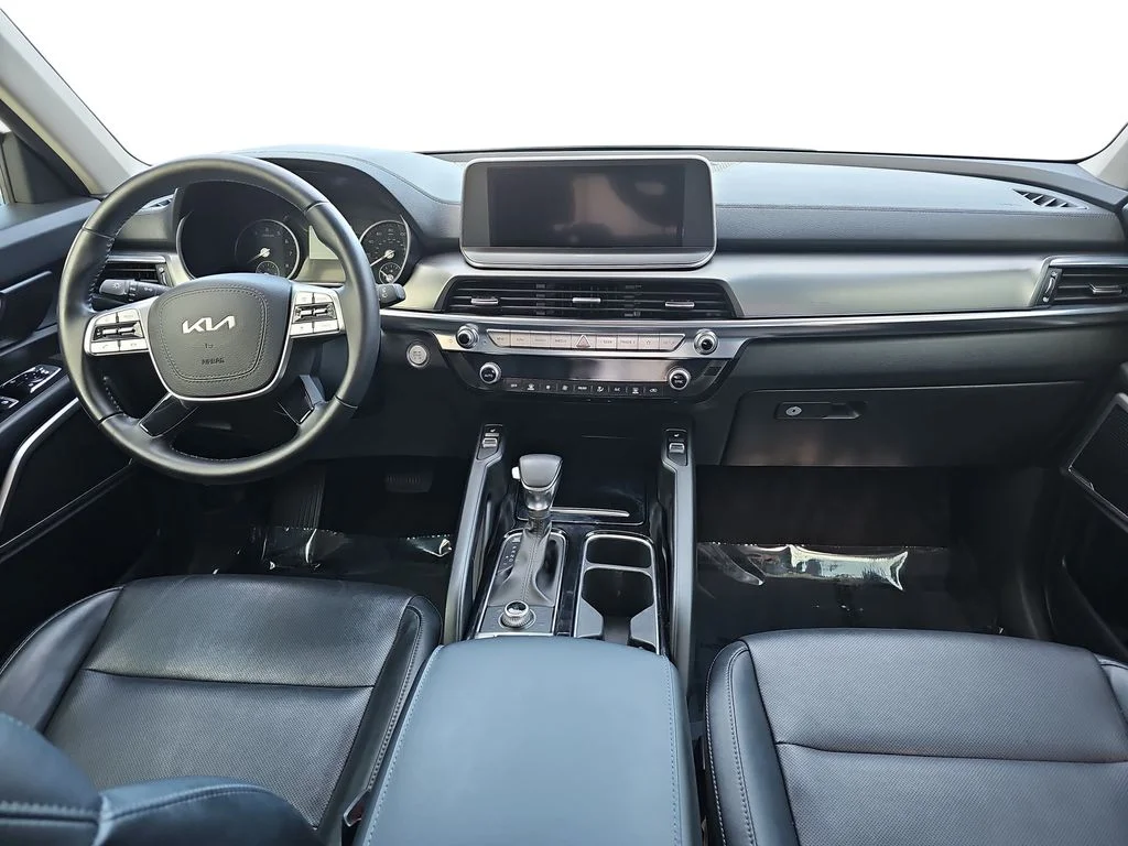 Used 2022 White Kia S image 9