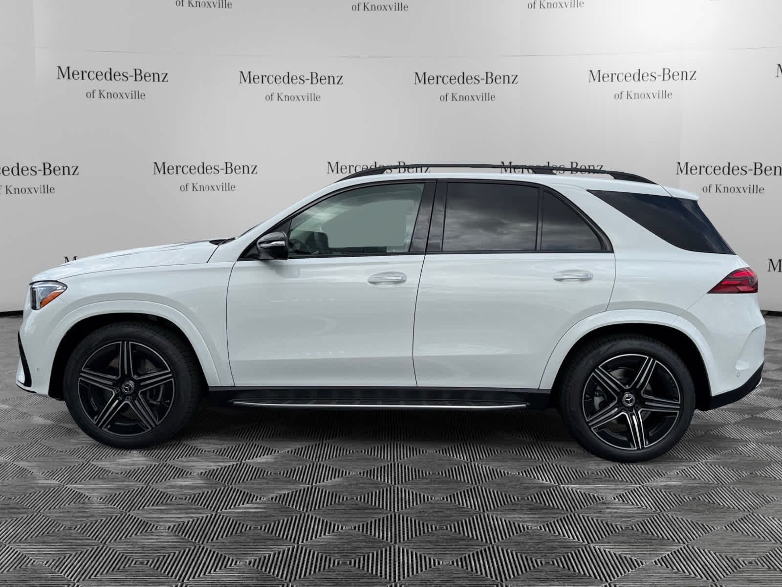 New 2026 Polar White Mercedes-Benz GLE 350 image 2