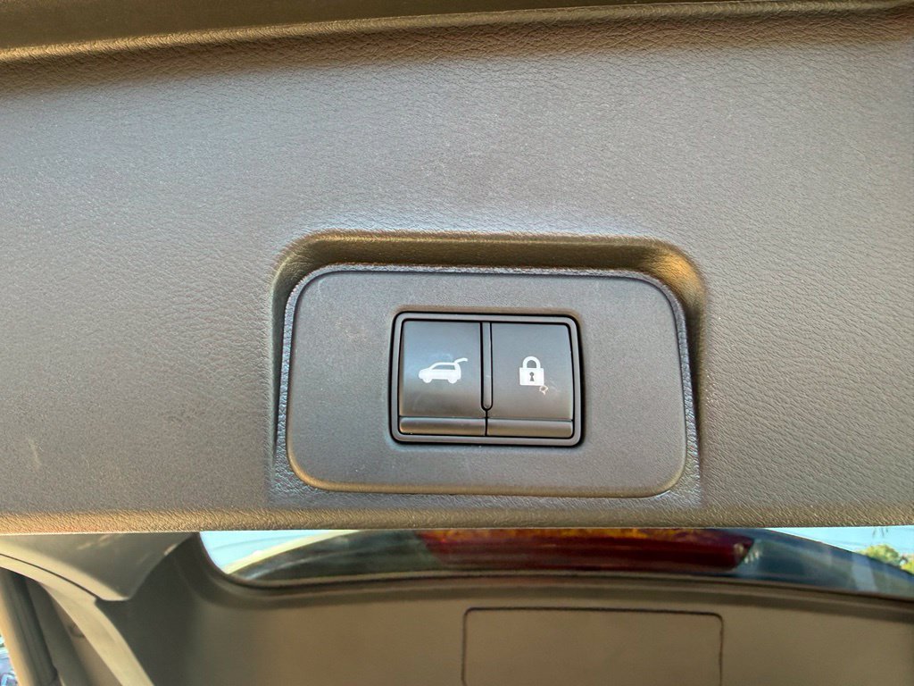 Used 2021 Gray Nissan SV image 27