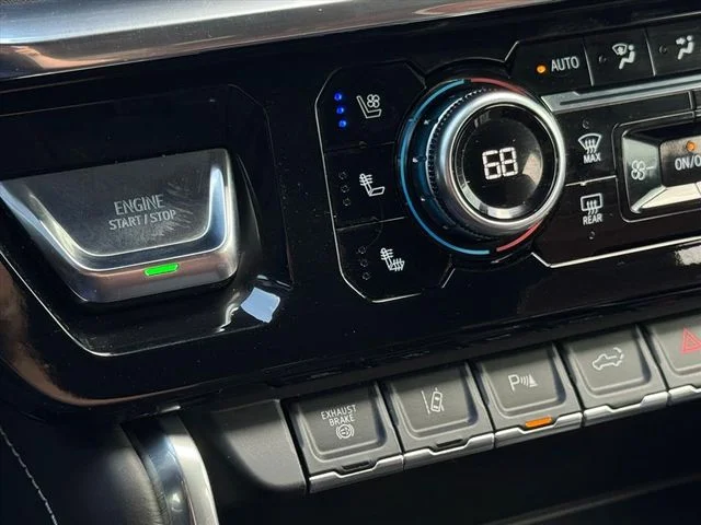 Used 2025 White GMC Denali Ultimate image 25
