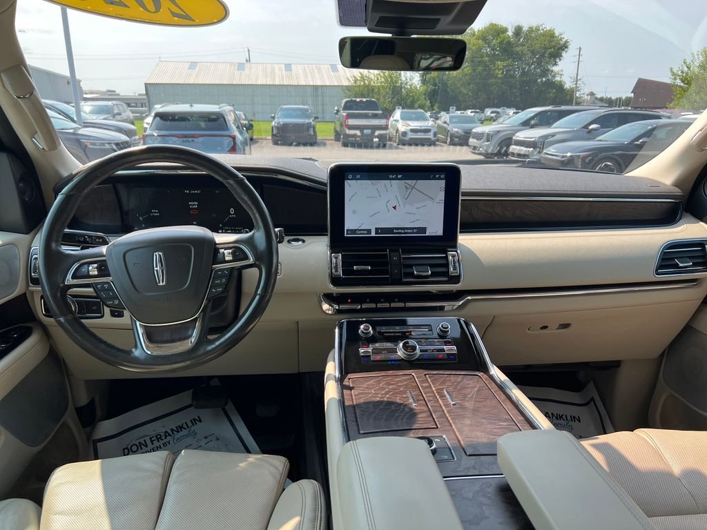 Used 2020 Black Lincoln Reserve image 15