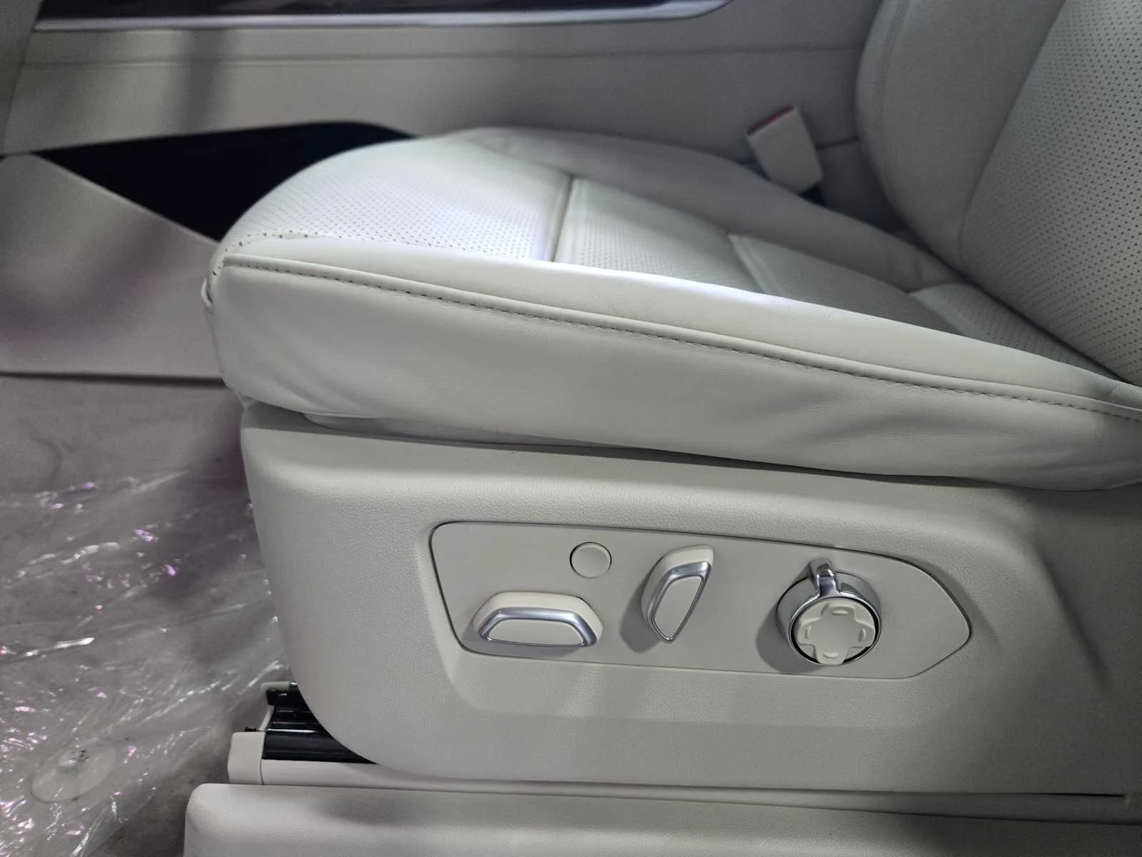 2026 Cadillac Escalade Platinum Sport - Photo 17