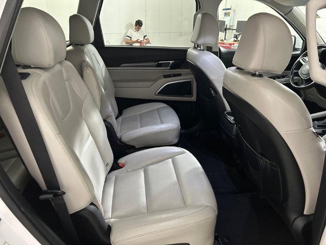 Used 2020 White Kia S image 15