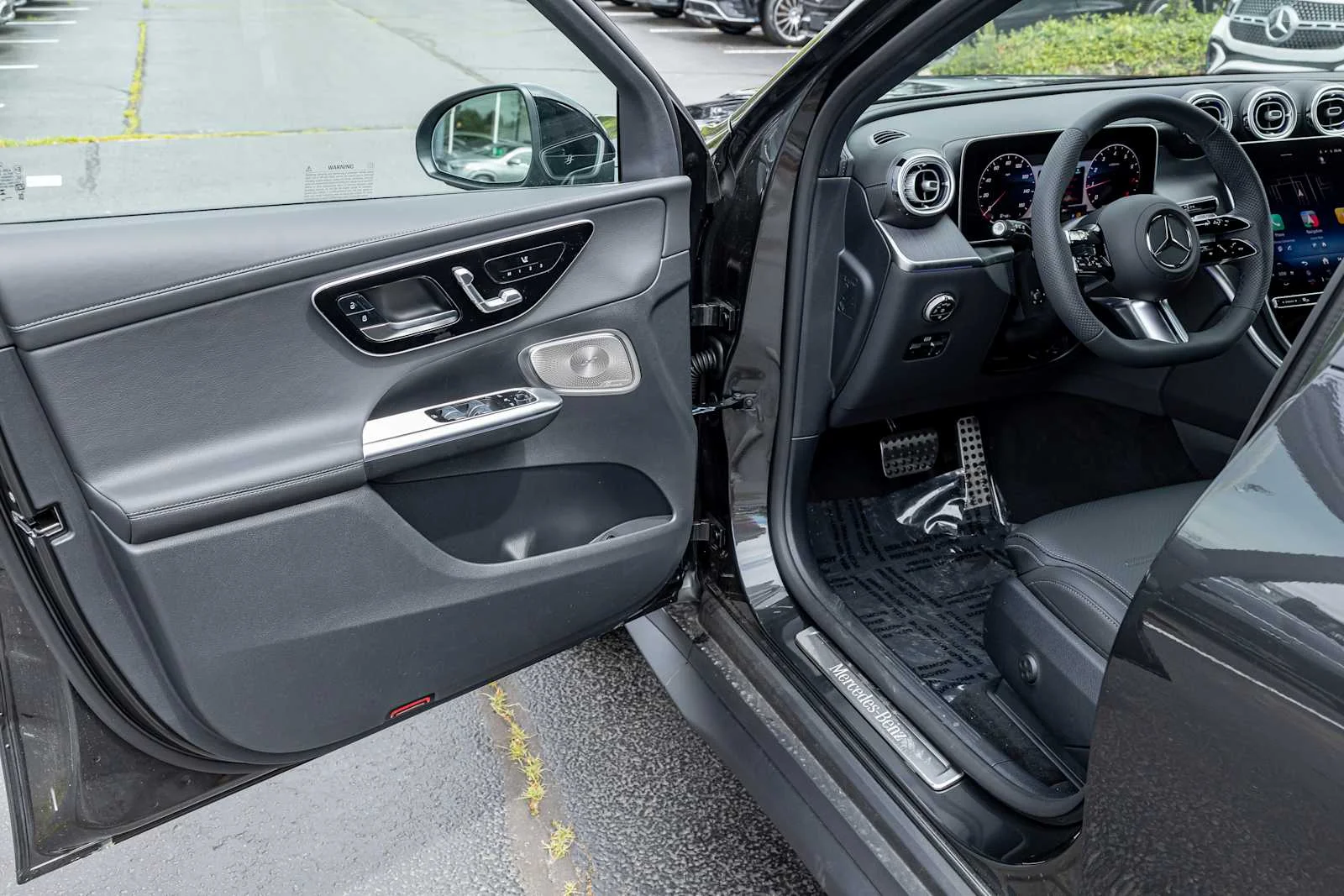 New 2026 Graphite Grey Metallic Mercedes-Benz GLC 300 image 9
