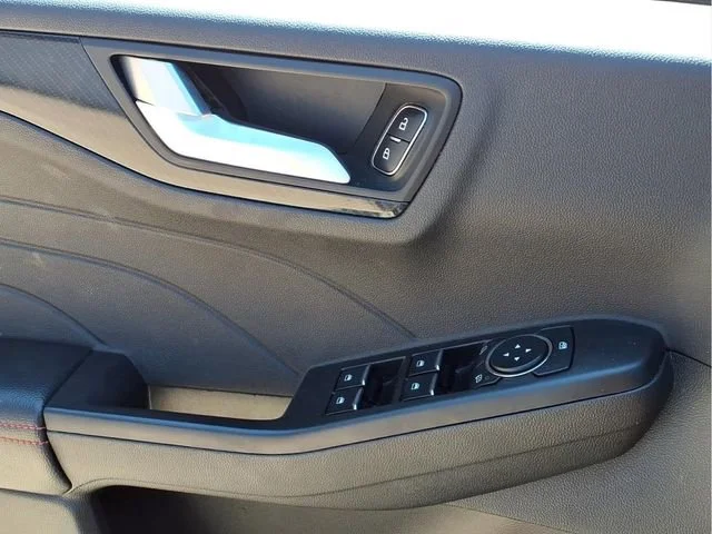 Used 2025  Ford ST-Line Select image 15