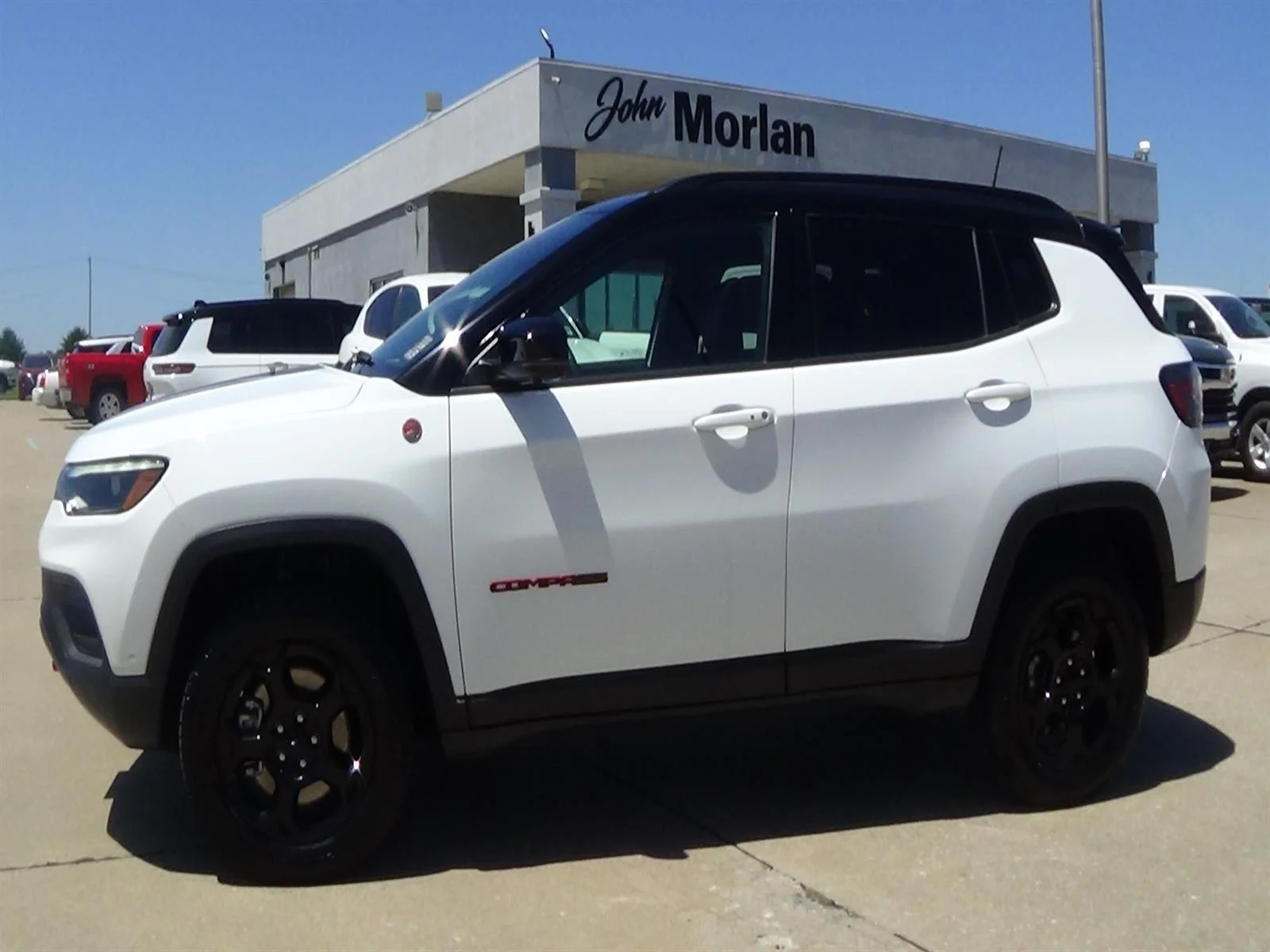 Certified Used 2024 Bright White Clear Coat (pw7) Jeep Trailhawk image 1