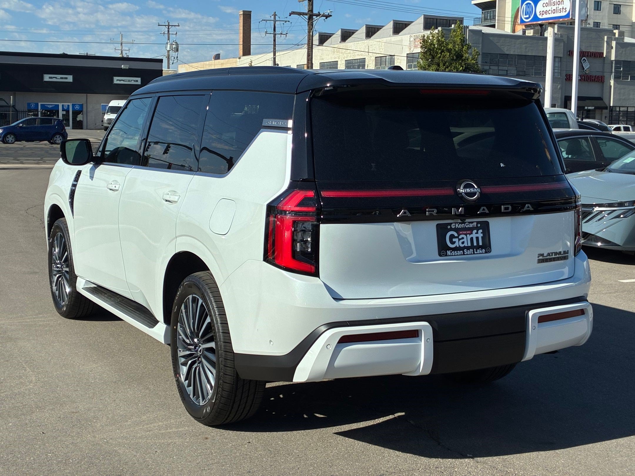New 2026 Everest White Pearl Tricoat/Super Black Nissan Platinum Reserve image 5