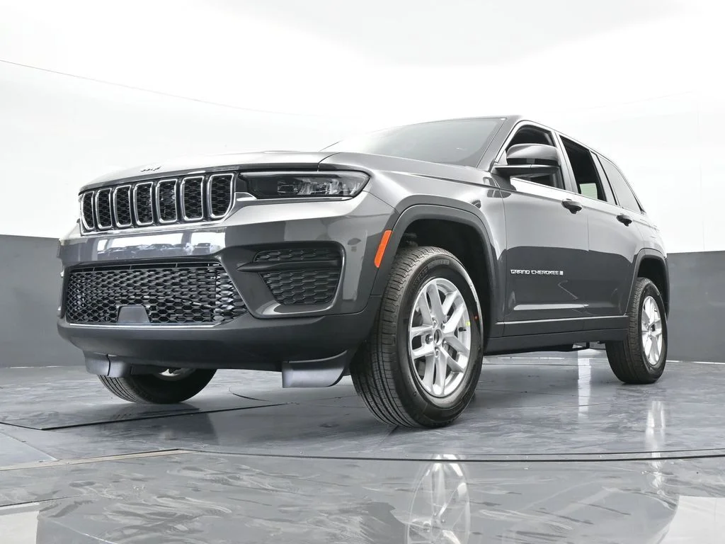 New 2026 Baltic Gray Metallic Clearcoat Jeep Laredo X image 53