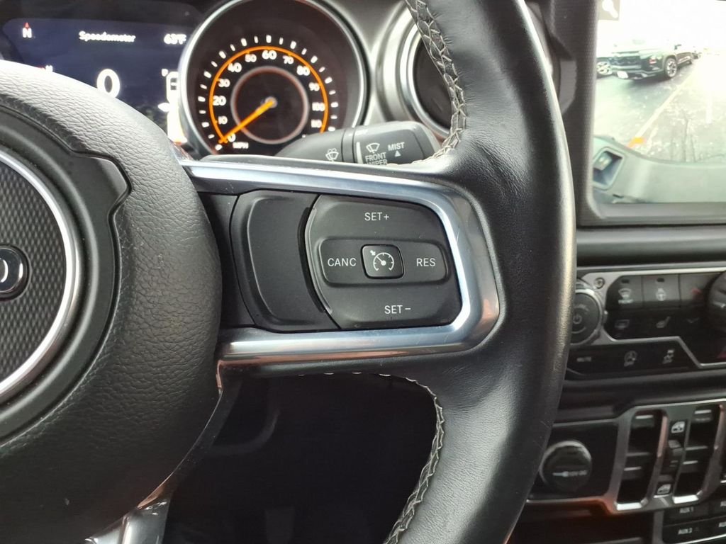 Certified Used 2020 Black Jeep Overland image 19