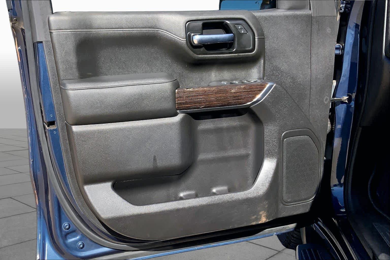 Used 2021 Pacific Blue Metallic GMC Elevation image 20