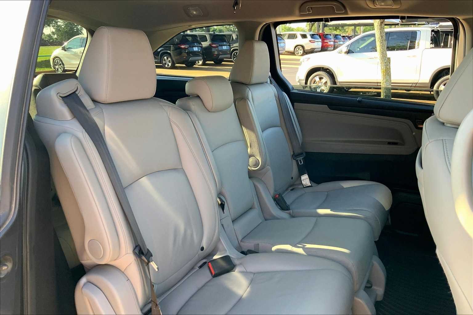 Used 2018 Modern Steel Metallic Honda EX-L image 18