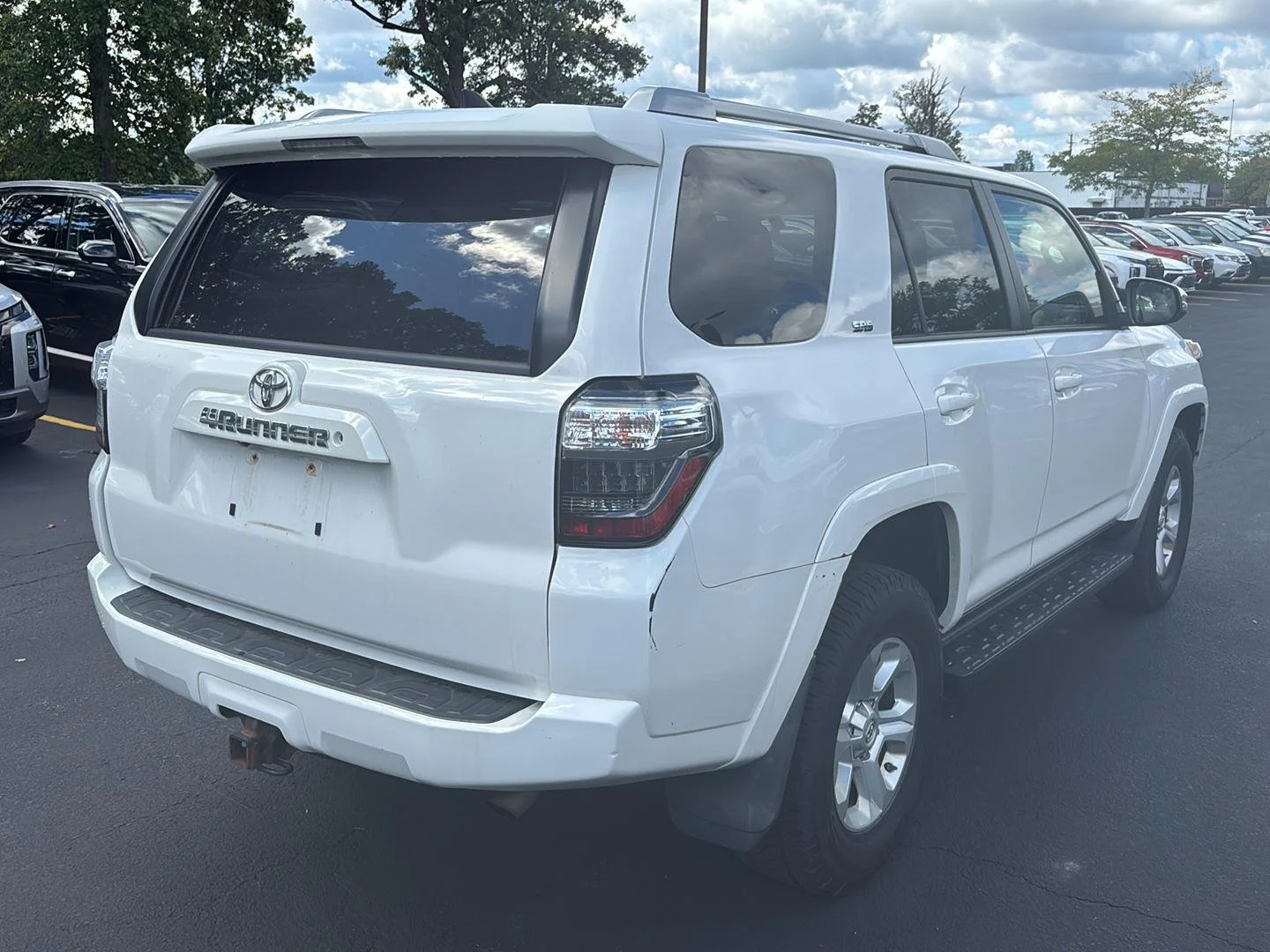 Used 2017 Super White Toyota SR5 Premium image 6