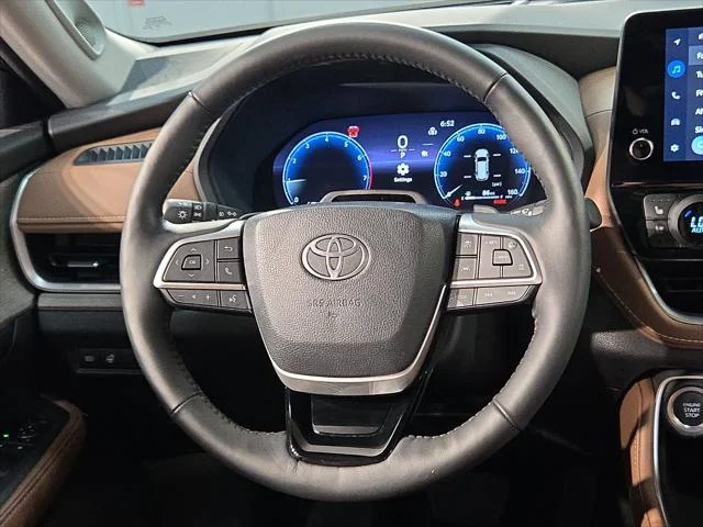 Certified Used 2026 PRECIOUS METAL Toyota  image 27