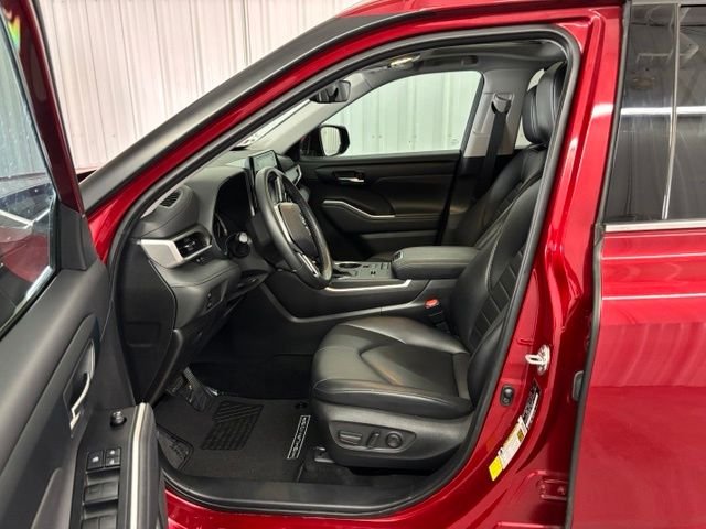Used 2022 Red Toyota XLE image 2