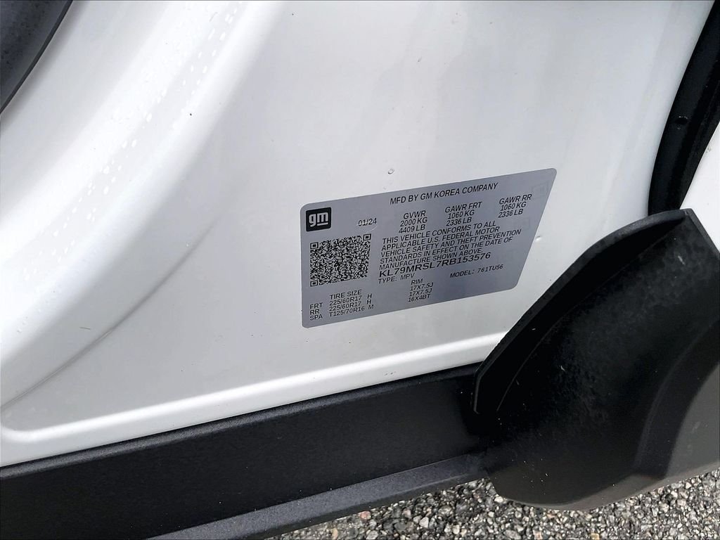 Used 2024 White Chevrolet LT image 34