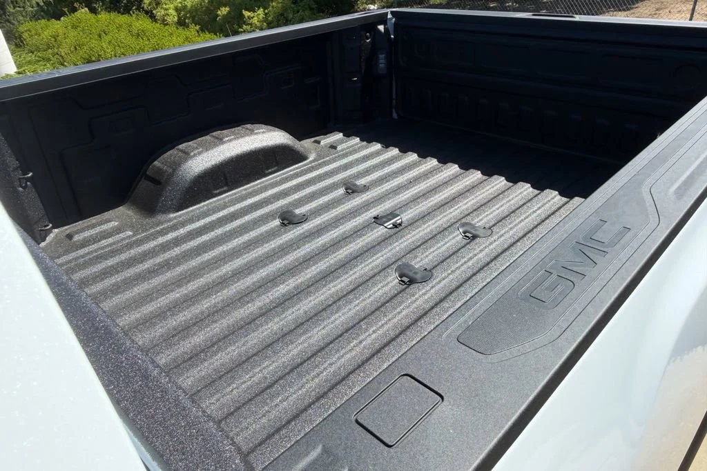 New 2026 Glacier White Tricoat GMC SLT image 30