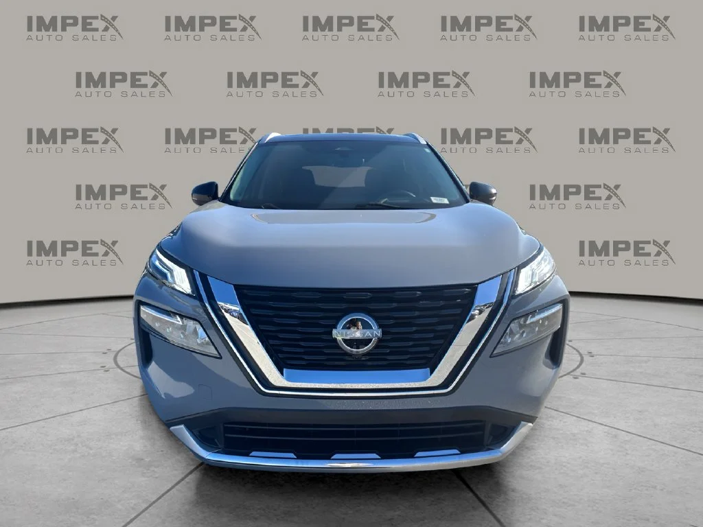Used 2023 Gray Nissan Platinum image 8