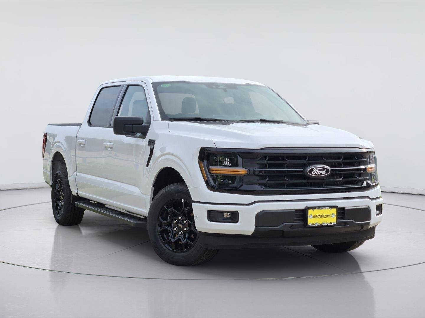 New 2026 Oxford White Ford XLT image 1