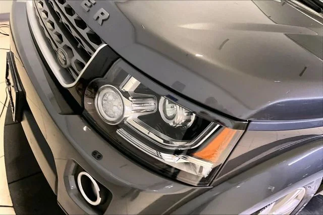Used 2016 Gray Land Rover HSE image 32