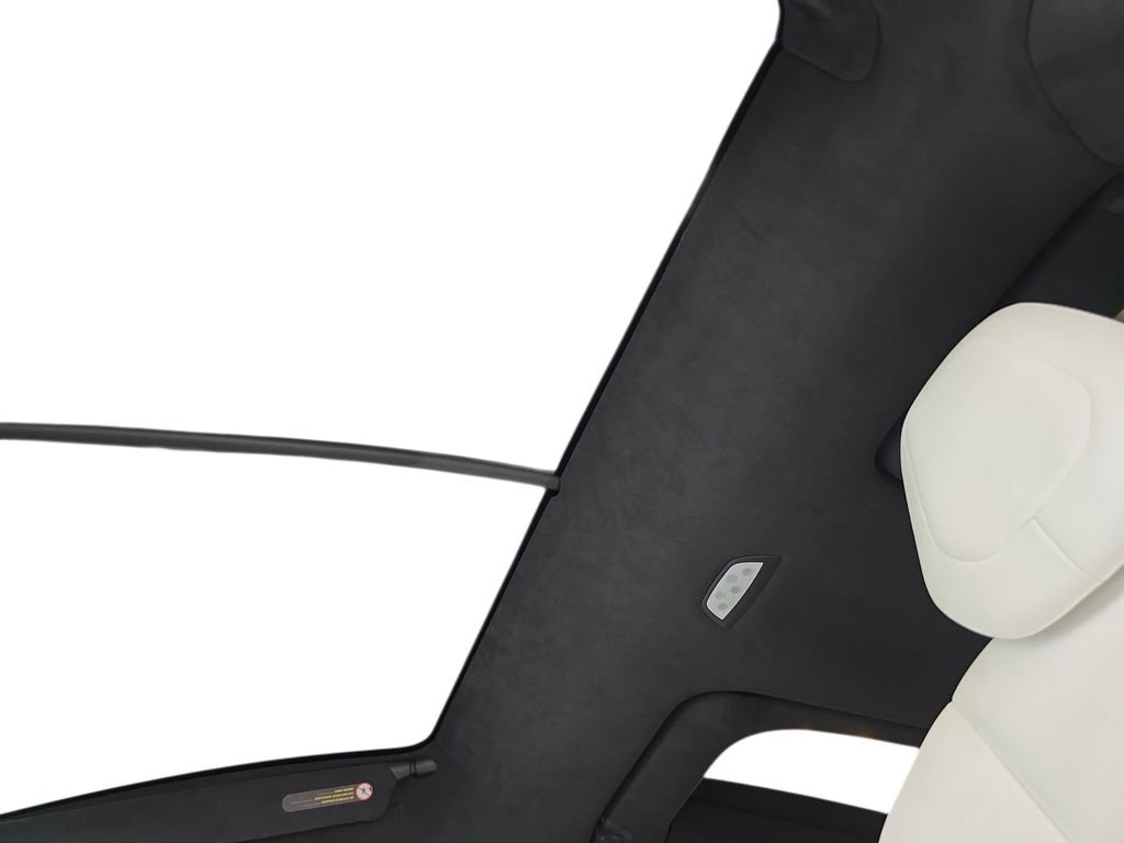 Used 2018  Tesla 75D image 28
