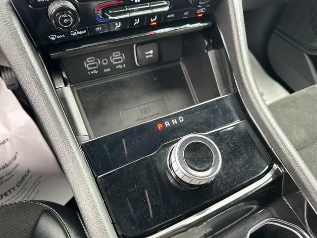 Used 2023 White Jeep Altitude image 24