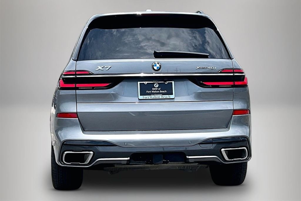 Used 2023 Gray BMW xDrive40i image 5