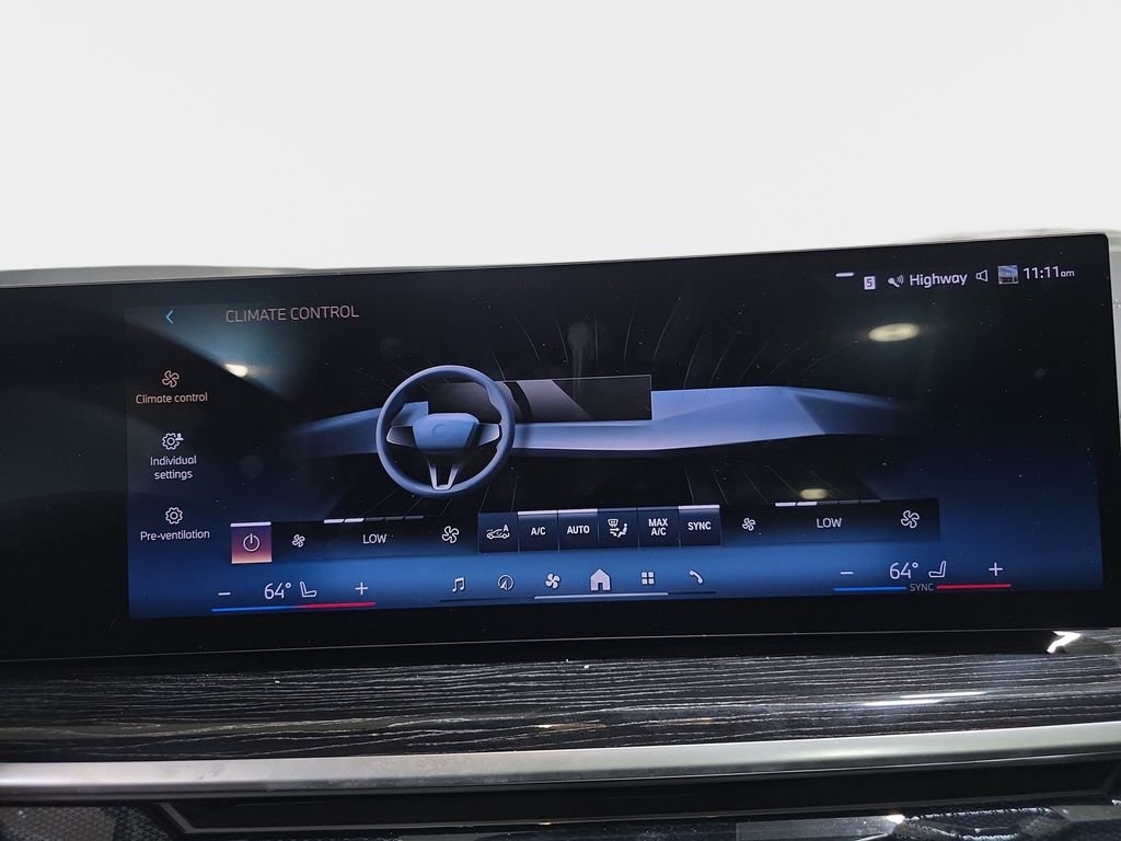 Used 2026 Skyscraper Grey Metallic BMW xDrive40i image 25