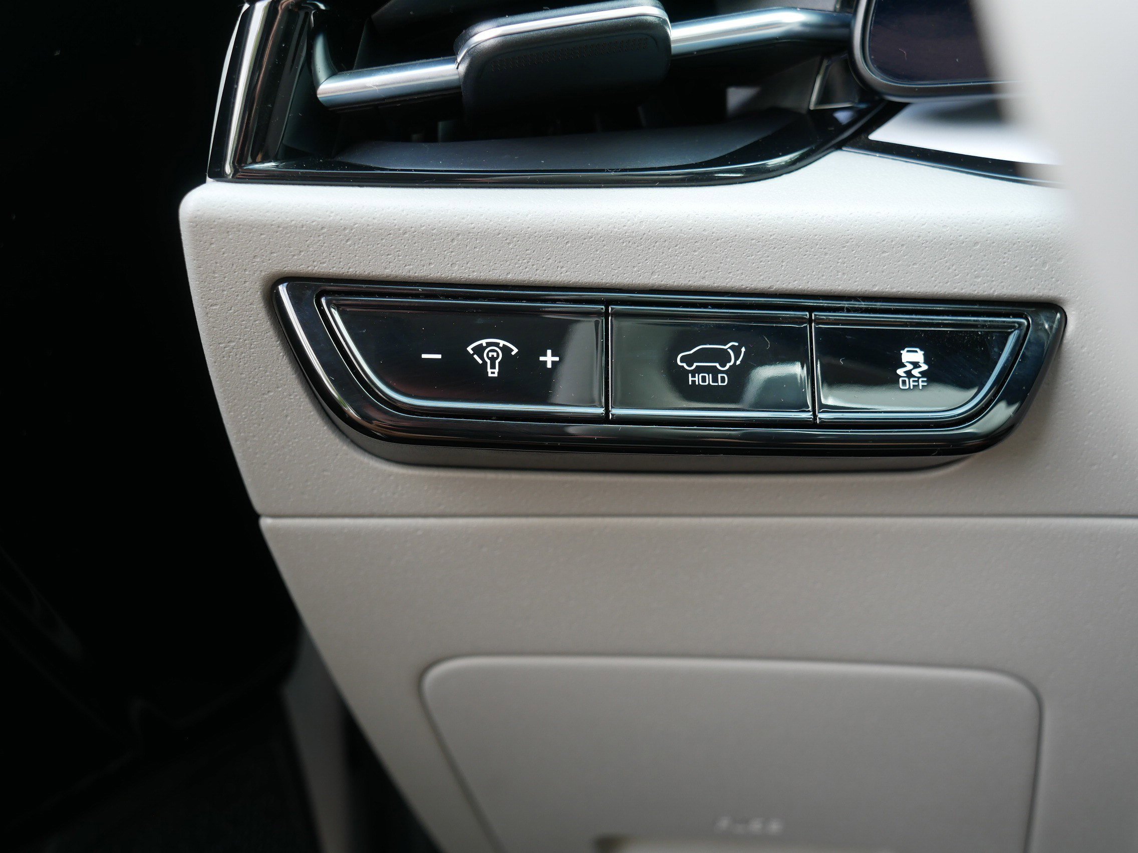 Certified Used 2024 Snow White Pearl Kia Wave image 26