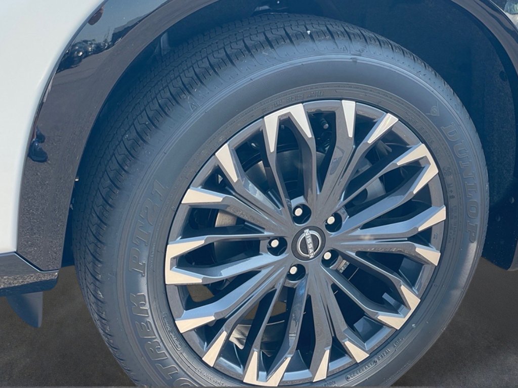 New 2026 Everest White Pearl TriCoat / Super Black Two-tone Nissan Platinum image 9