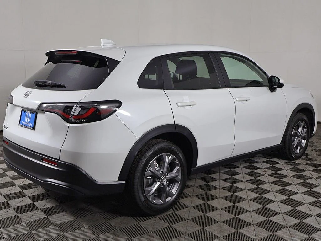 New 2027 Platinum White Pearl Honda LX image 5