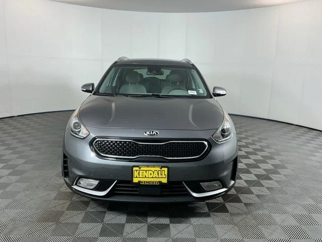 Used 2017 Gray Kia Touring image 2