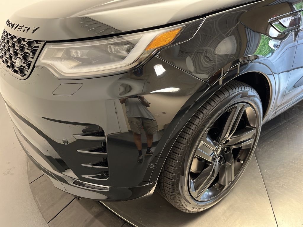 Certified Used 2025 Santorini Black Metallic Land Rover Dynamic SE image 9
