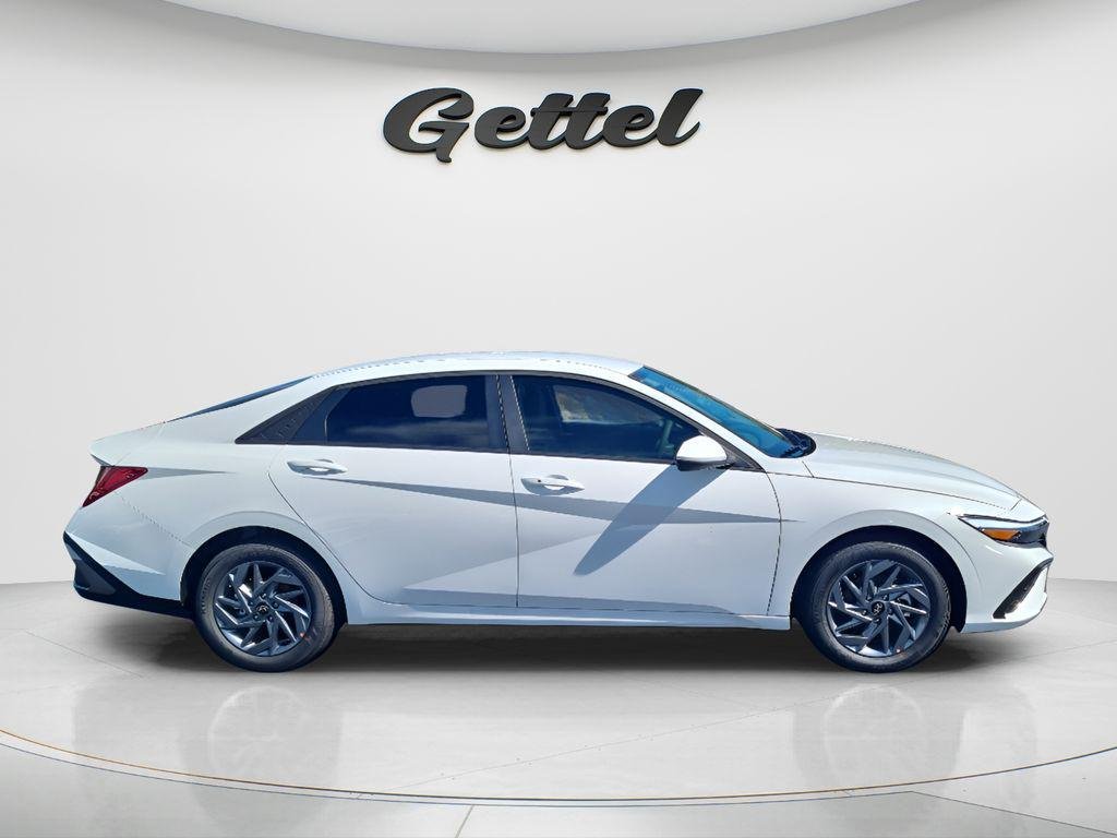 New 2026 White Hyundai Blue image 4