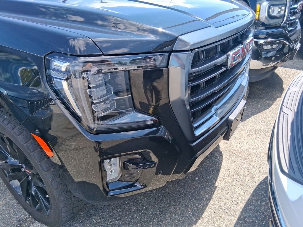 Used 2022 Black GMC AT4 image 17