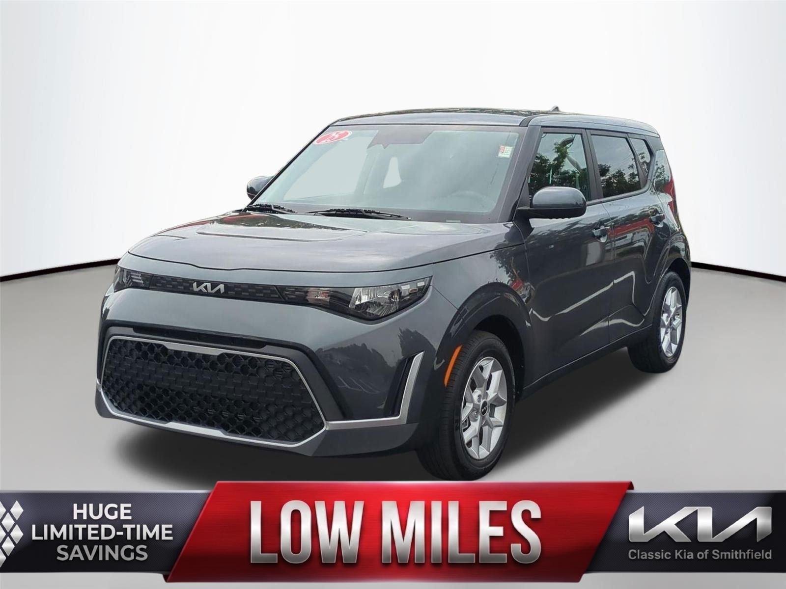 Used 2025 Gravity Gray Kia LX image 1