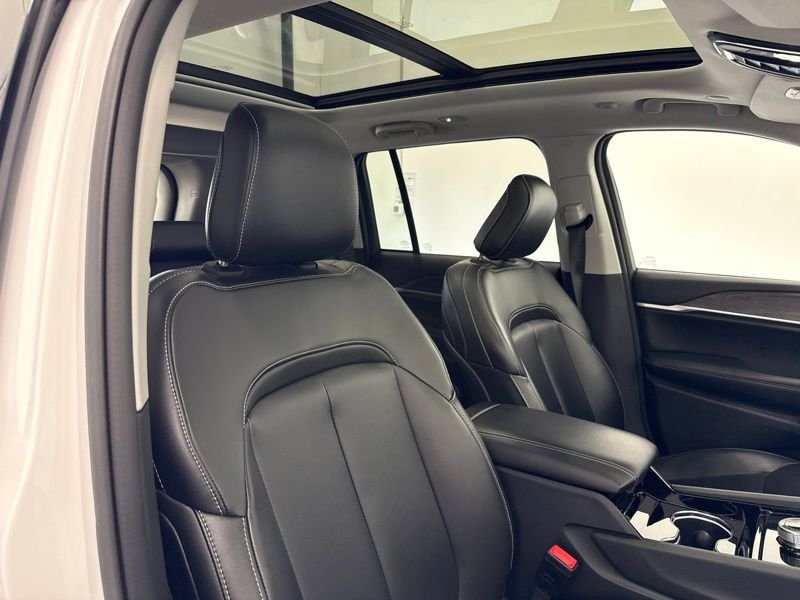 Used 2023 White Jeep Limited image 14
